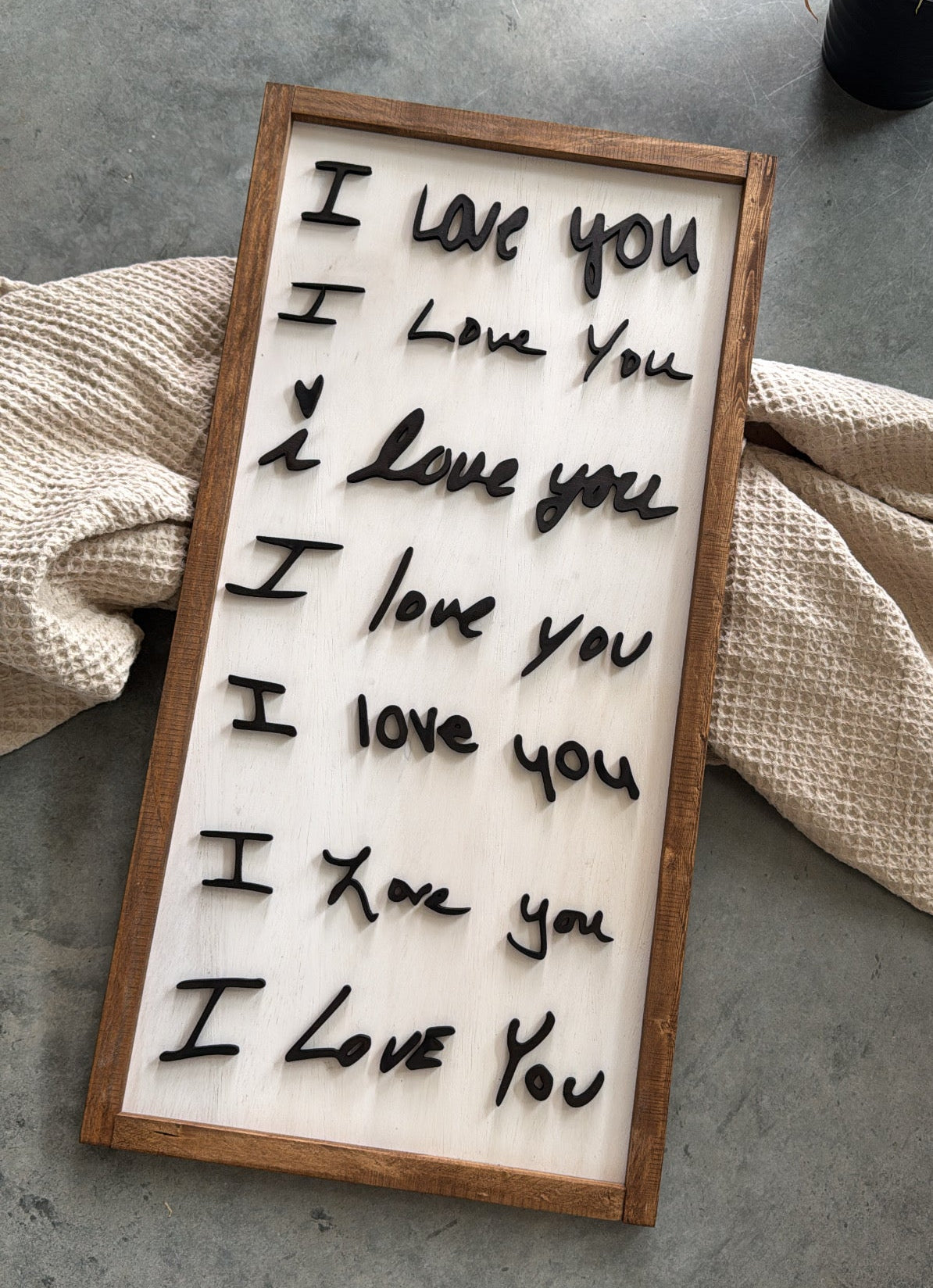 Multiple "I love you" sign